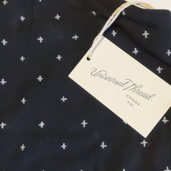 BOGO Universal Thread camisole tank top - Picture 2 of 5